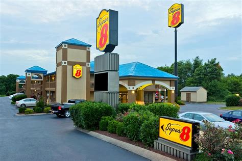 super 8 by wyndham franklin hwy 31 Located in Franklin, Super 8 by Wyndham Franklin Hwy 31 is a 3-minute drive from Kentucky Downs and 6 minutes from Kenny Perry's Country Creek Golf